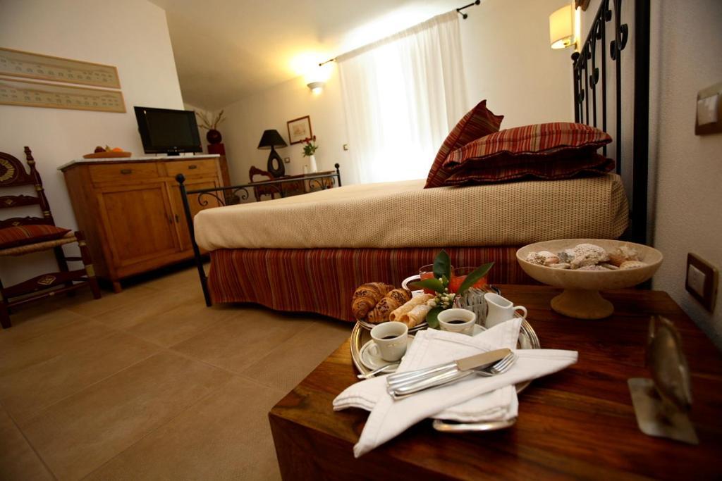 Hotel Villa Pimpina Carloforte  Zimmer foto